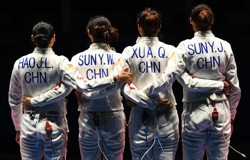 組圖：中國女子重劍隊衛冕失敗 摘得銀牌