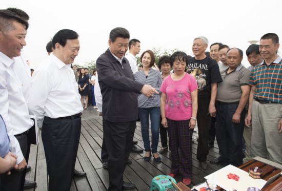 習近平：以人的城鎮(zhèn)化為核心