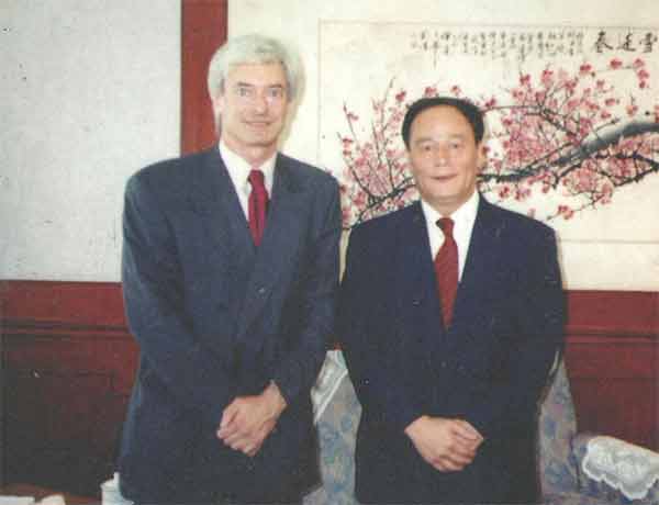 【老外談】回望中國(guó)改革開放40年之十五：打破鐵飯碗