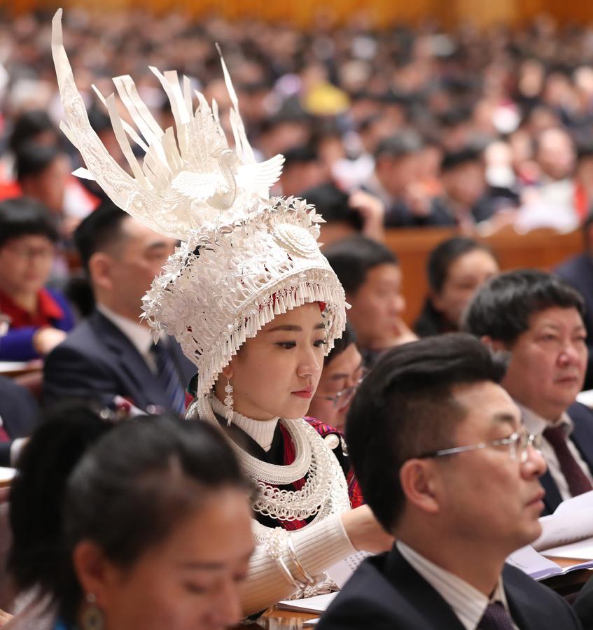 兩會上的女代表委員們：認真履職 一展風采
