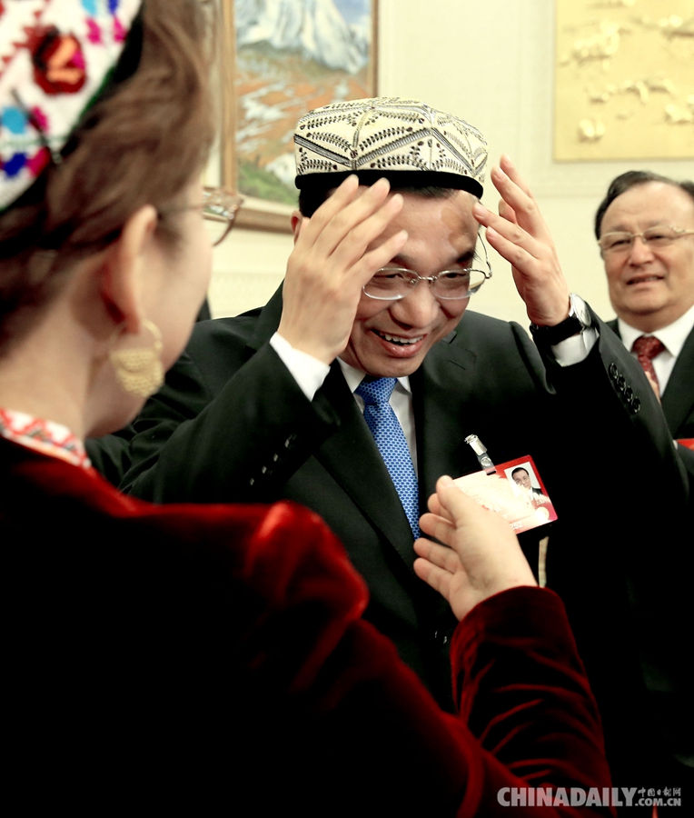 李克強總理參加新疆代表團審議