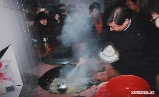 收藏貼！老照片里習近平的勞動范兒