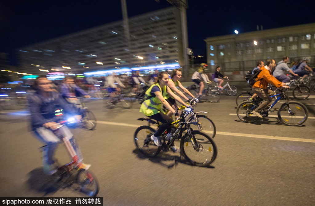 2016莫斯科夜騎活動 夜光酷炫自行車拉風十足