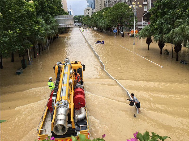 臺風“鲇魚”肆虐福建 福州遭強降雨侵襲開啟“看海”模式