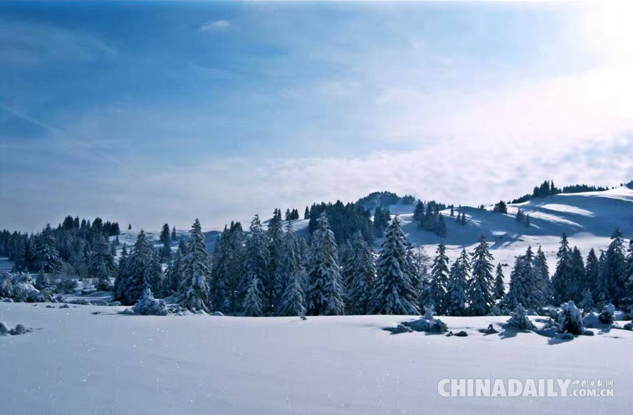 山西寧武蘆芽山景區黃金周迎大雪 系今年首場