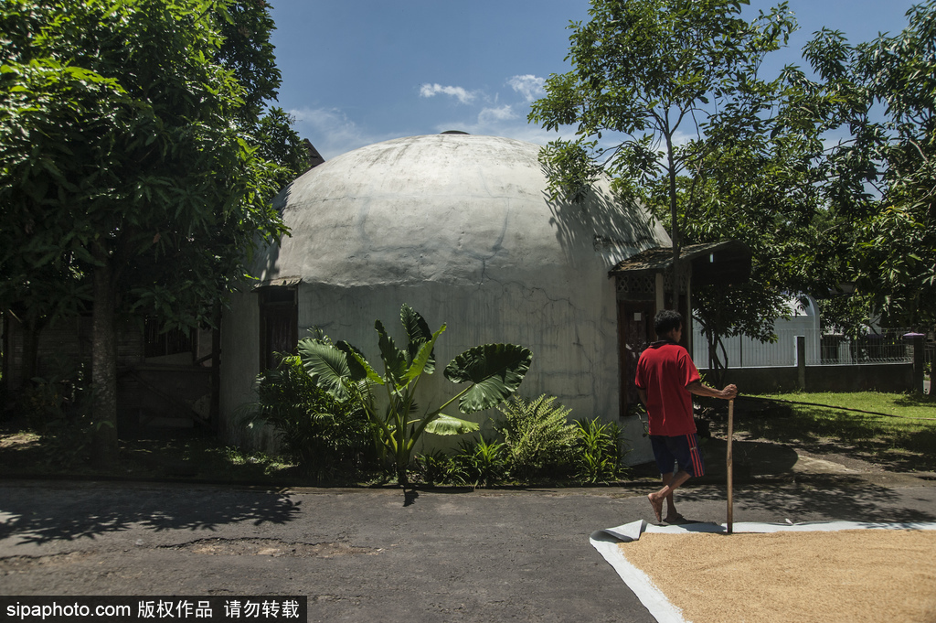 印尼海嘯十年后的災民村 圓頂房屋造型奇特成旅游景點