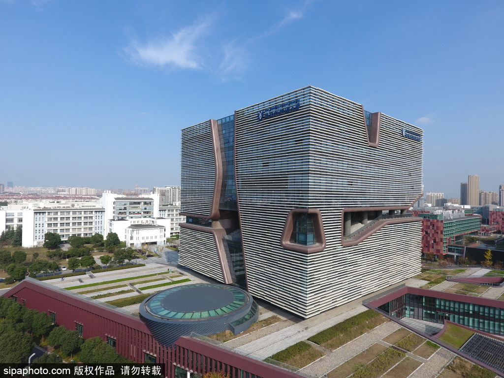 建筑最瘋狂：盤點(diǎn)2016中國(guó)各地“奇葩”建筑