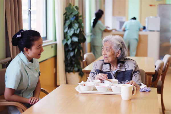 評論：解決中國老齡化問題不能只從人口結構著眼