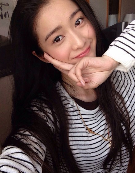 不滿20歲國(guó)產(chǎn)女星顏值PK：關(guān)曉彤歐陽(yáng)娜娜不是最美