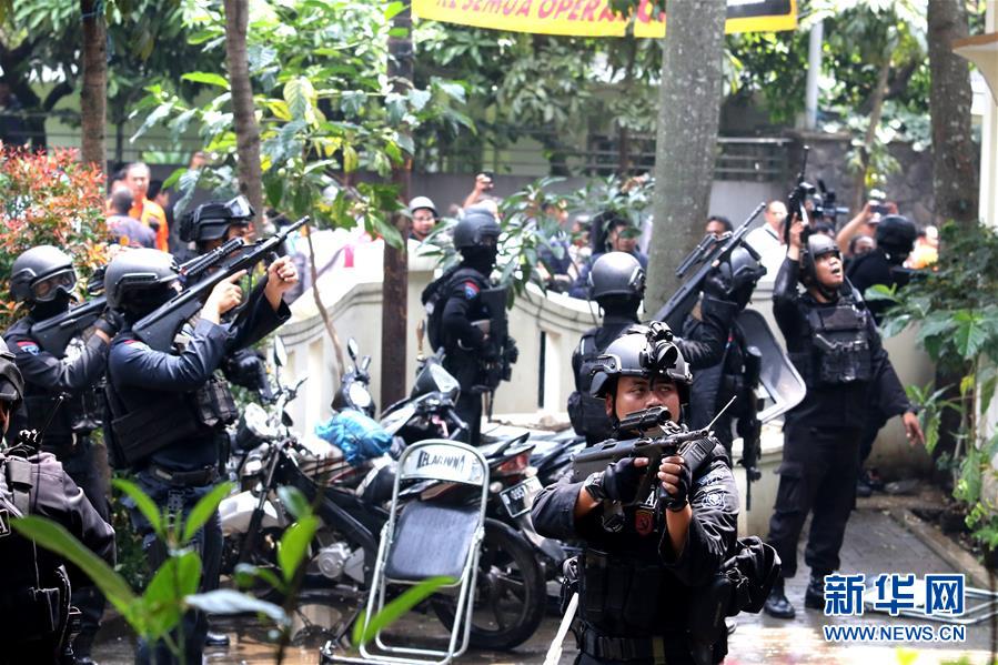印尼萬隆發(fā)生爆炸 警匪雙方交火現(xiàn)場戒嚴(yán)