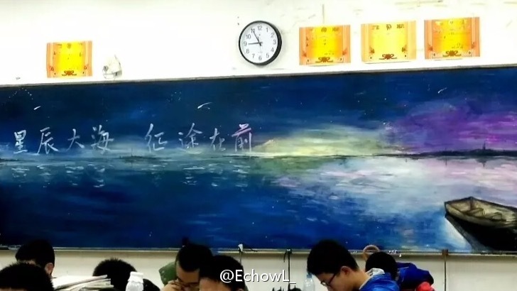 女生長相似劉亦菲 網友：美貌與智慧并存【組圖】