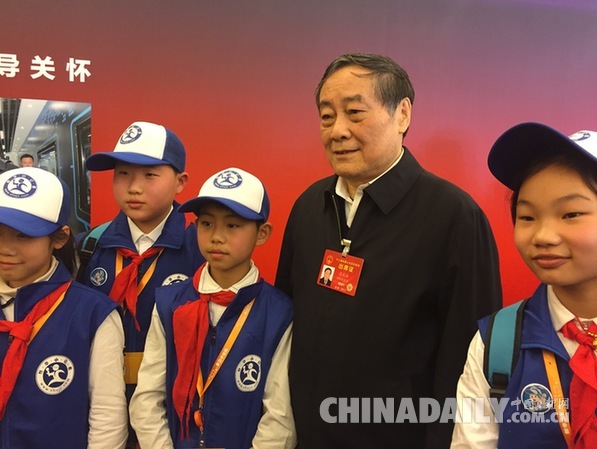小朋友問宗慶后：能不能做沒有添加劑的飲料？