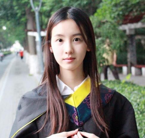 她是最美?；佒盗耗滩杳妹?因參加何炅的節目形象崩塌
