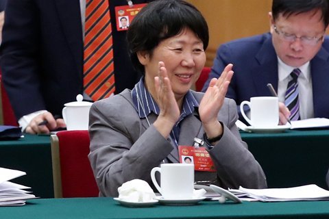 院士代表建議攻克霧霾形成機(jī)理 李克強(qiáng)：誰攻克，重獎(jiǎng)?wù)l！