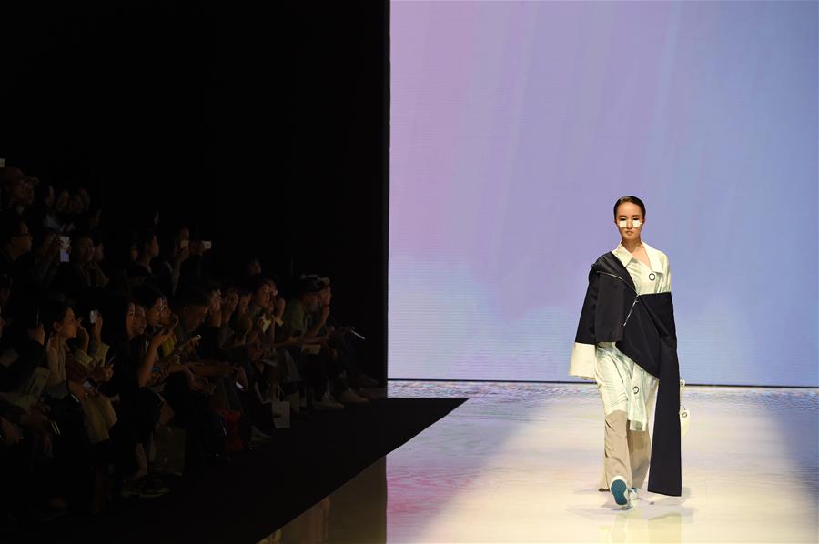 北京服裝學院2017屆畢業設計展開幕