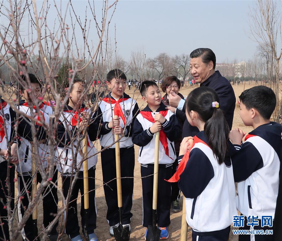 黨和國(guó)家領(lǐng)導(dǎo)人參加首都義務(wù)植樹(shù)活動(dòng)