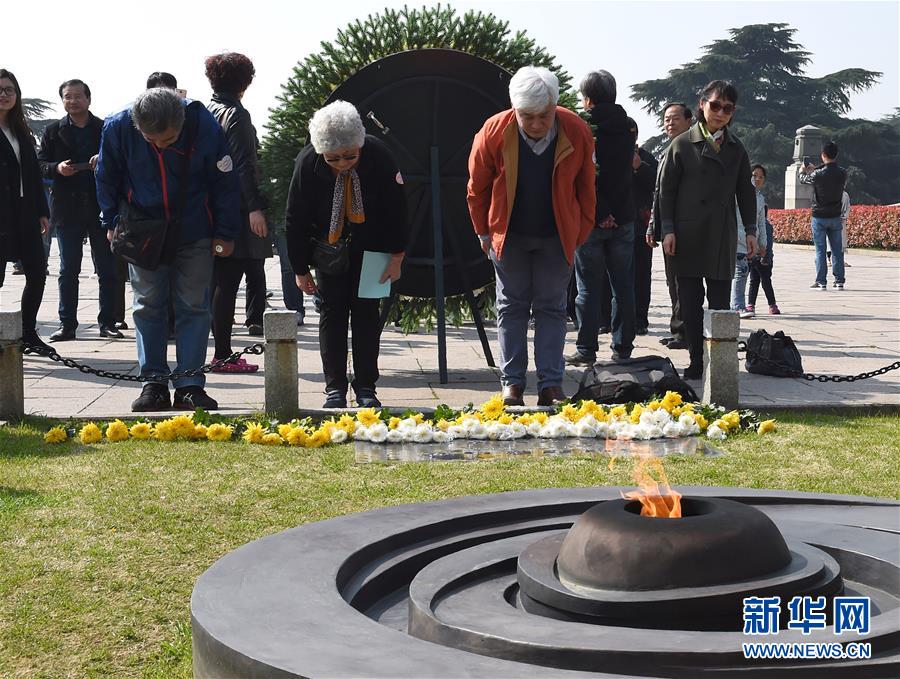 南京：雨花臺(tái)烈士親屬憑吊先烈