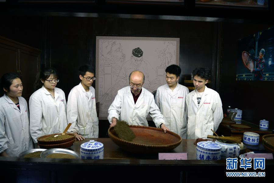 老字號“匠心”之美——勞動節(jié)尋找中國百年“質(zhì)”造的底蘊(yùn)