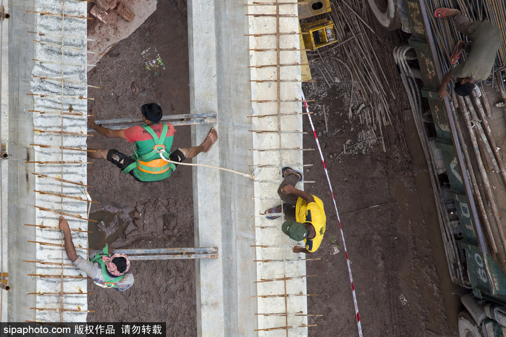 用生命在工作！實拍孟加拉國建筑工人的高危工作