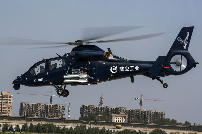 威武霸氣！直19E出口型武裝直升機首飛成功