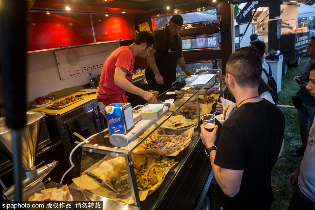吃貨看這里 意大利米蘭快餐車節鮮嫩美味來襲