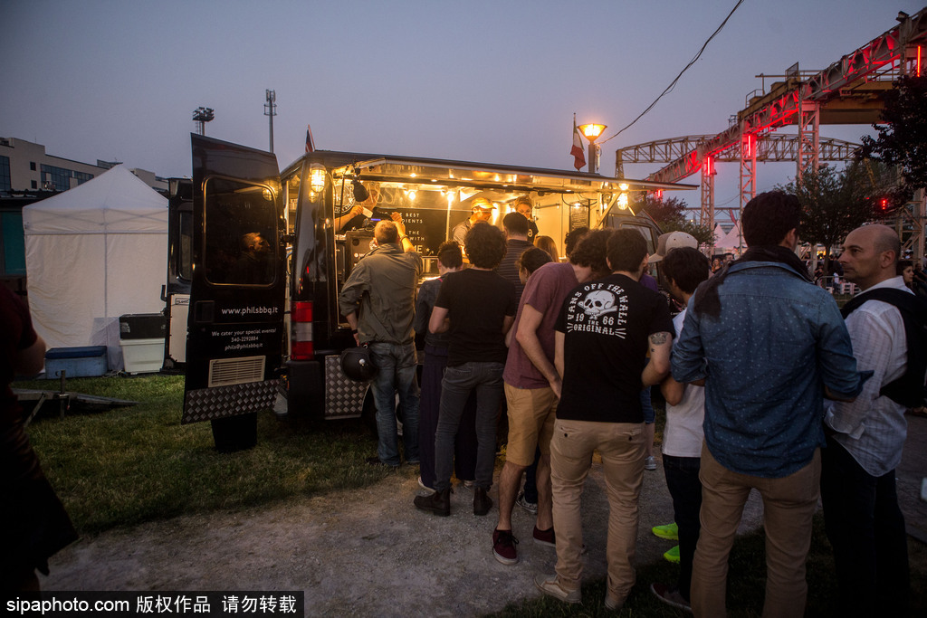 吃貨看這里 意大利米蘭快餐車節鮮嫩美味來襲
