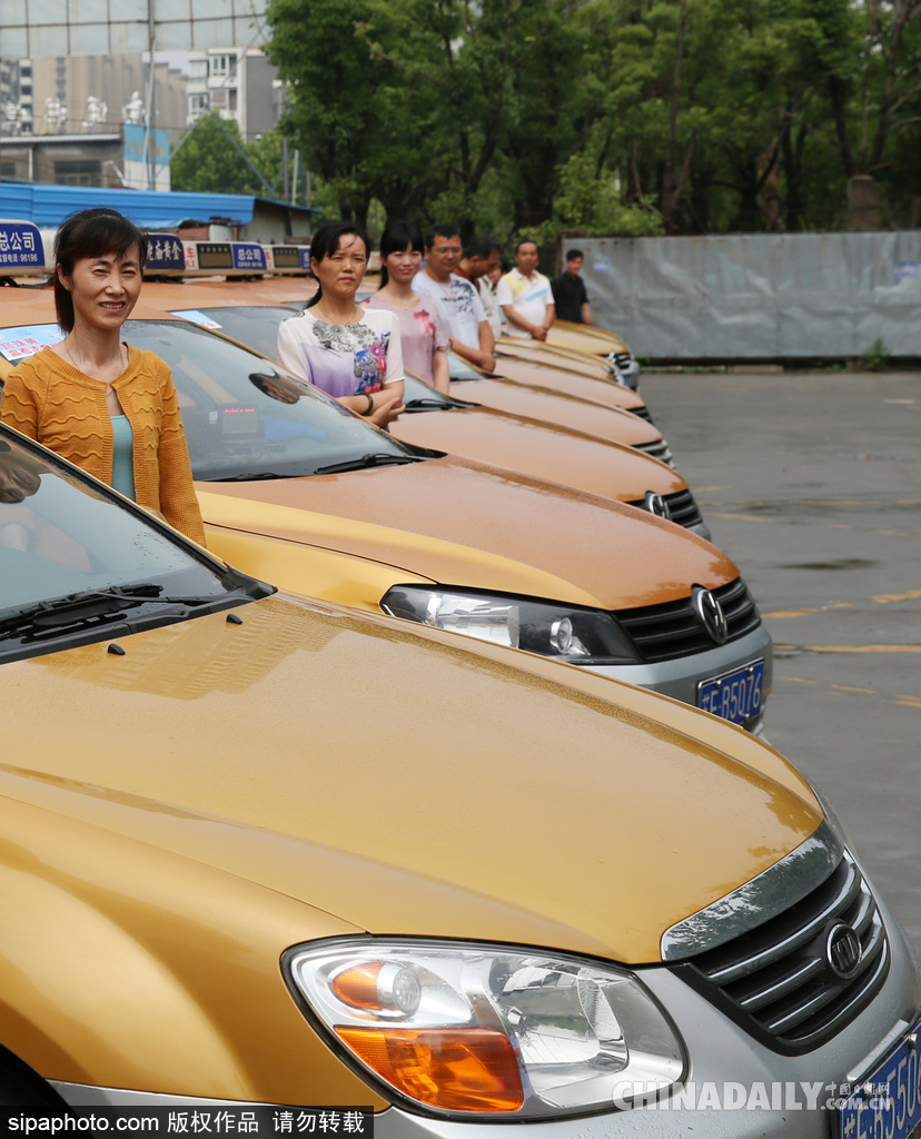 江蘇南通：百輛免費接送考生 “愛心助考車”整裝待發