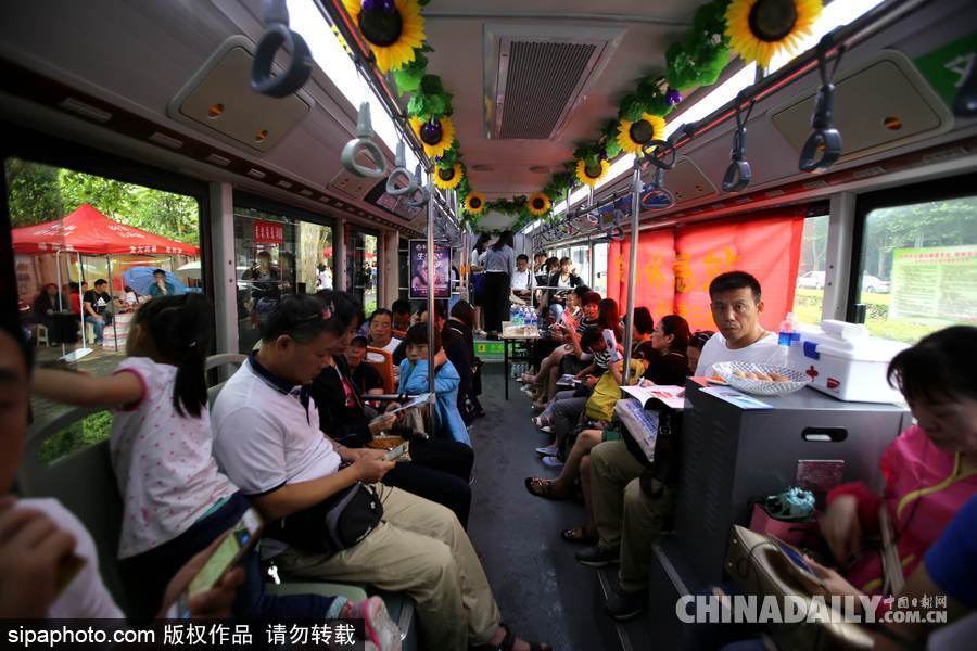 鄭州公交霸氣開出“985”路助考 直擊家長心中愿