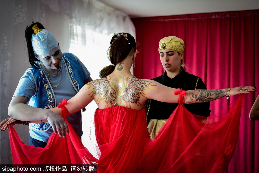 不輸超模！俄羅斯女子監獄舉行時裝秀
