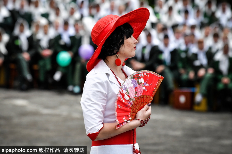 不輸超模！俄羅斯女子監(jiān)獄舉行時(shí)裝秀