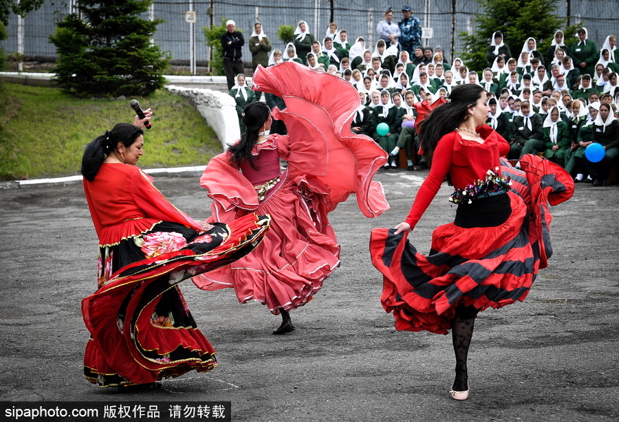 不輸超模！俄羅斯女子監(jiān)獄舉行時(shí)裝秀
