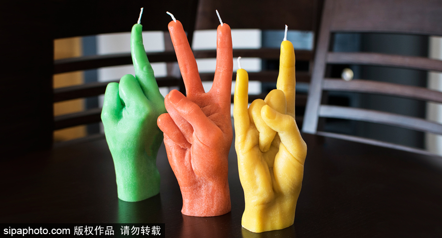 你認出這是蠟燭了嗎？立陶宛一公司推出人手型蠟燭可燃燒20小時