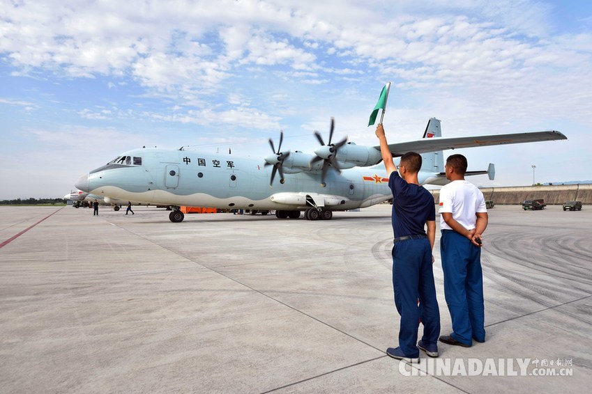 西部空軍緊急出動運-9飛機實施災情偵察
