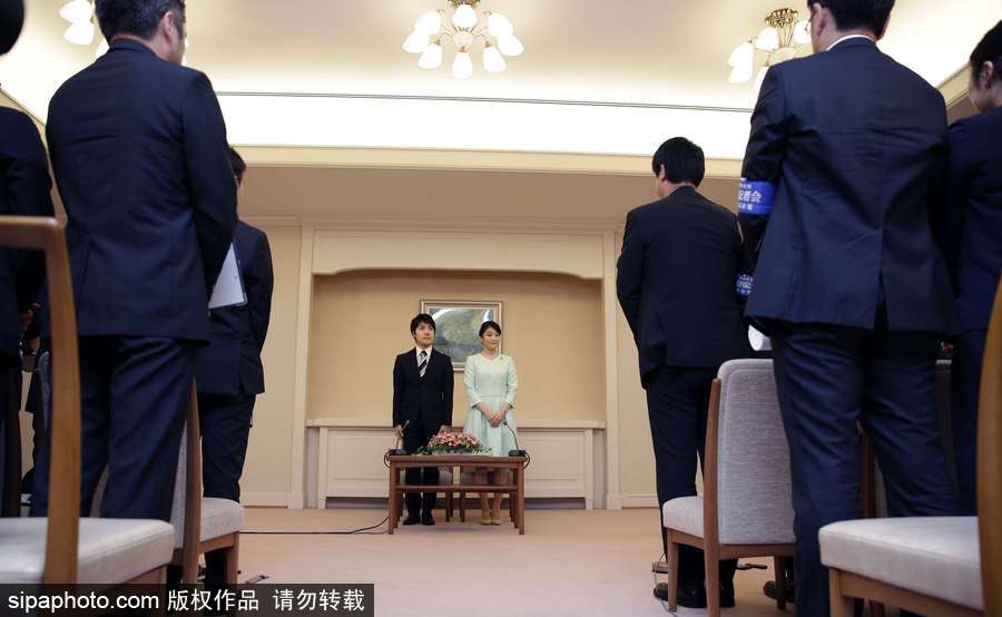 日本真子公主與未婚夫正式宣布訂婚 出席記者會滿眼愛意