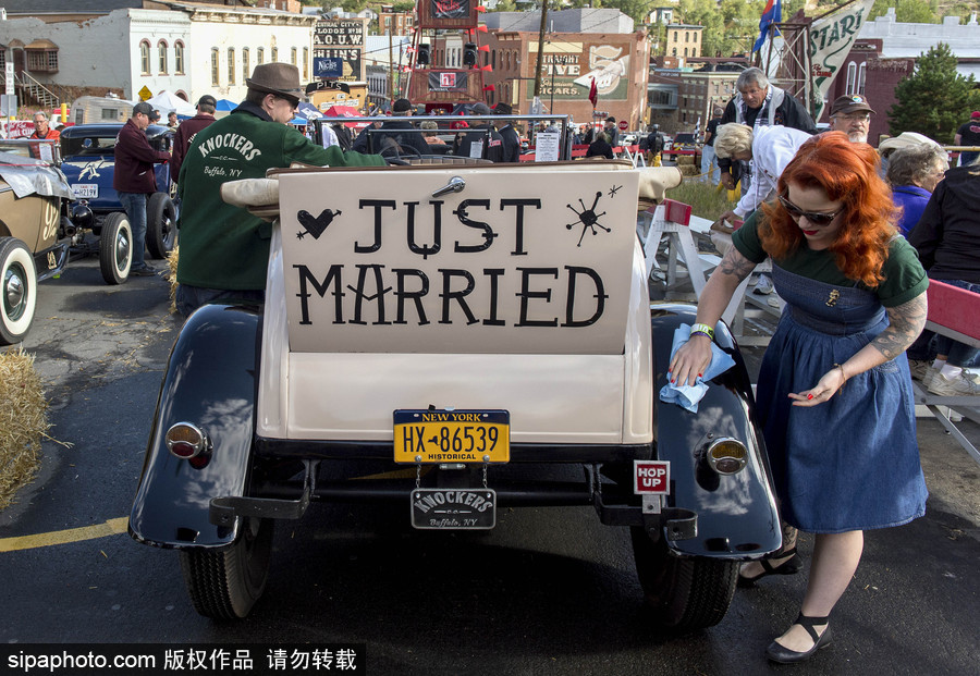 美國(guó)舉行Hot Rod爬坡賽 超炫酷復(fù)古改裝車齊亮相
