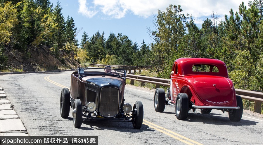 美國(guó)舉行Hot Rod爬坡賽 超炫酷復(fù)古改裝車(chē)齊亮相