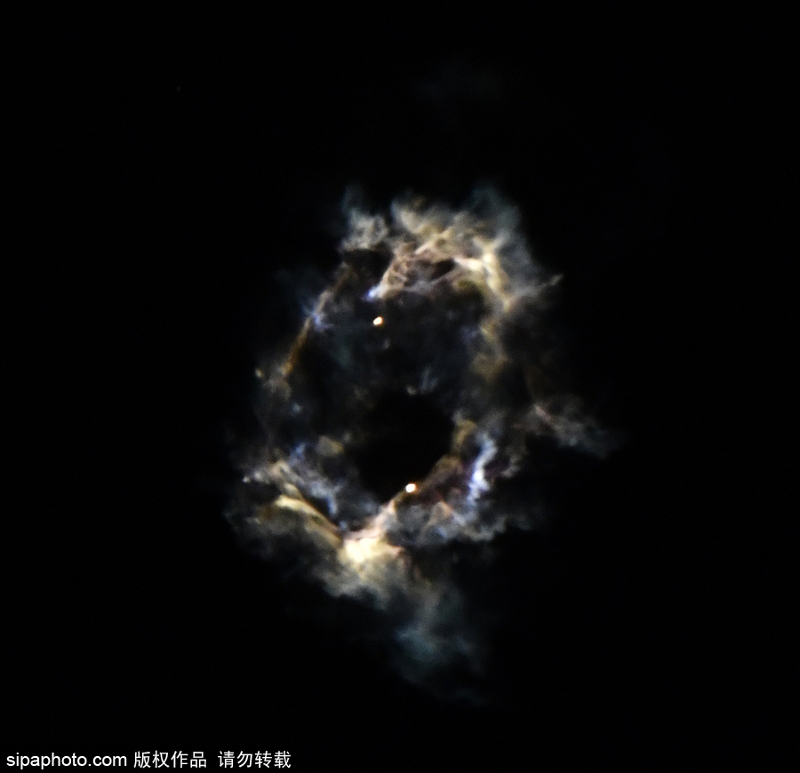 SpaceX獵鷹9號火箭發射10顆銥衛星 成功海上回收