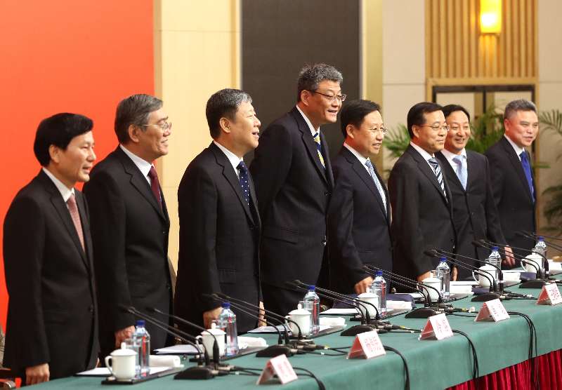 十九大新聞中心舉行專題新聞發(fā)布會(huì) 解讀十九大報(bào)告