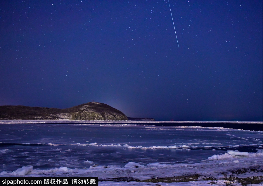 俄羅斯海參崴上空現雙子座流星雨 盛大壯觀宛如仙境