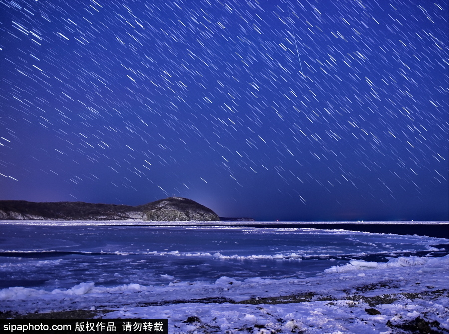 俄羅斯海參崴上空現雙子座流星雨 盛大壯觀宛如仙境