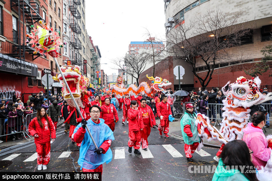 紐約唐人街迎接農(nóng)歷新年 中國(guó)傳統(tǒng)元素濃郁