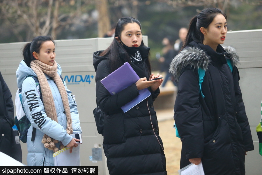 北京電影學(xué)院2018年藝考初試開(kāi)考 表演學(xué)院帥哥美女云集