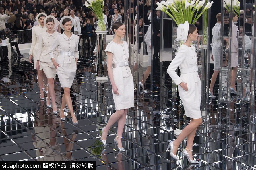 炫酷！比衣服更夢幻的是香奈兒的秀場布景