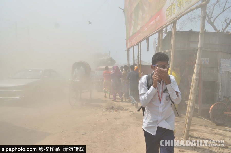 呼吸困難！孟加拉國達卡街頭塵土飛揚粉塵污染嚴重