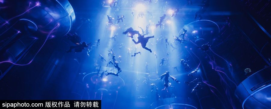 電影《頭號(hào)玩家》劇照海報(bào) 斯皮爾伯格8年來票房首過3億