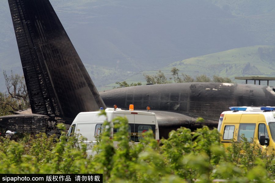 阿爾及利亞軍機墜毀257人遇難 現場畫面曝光