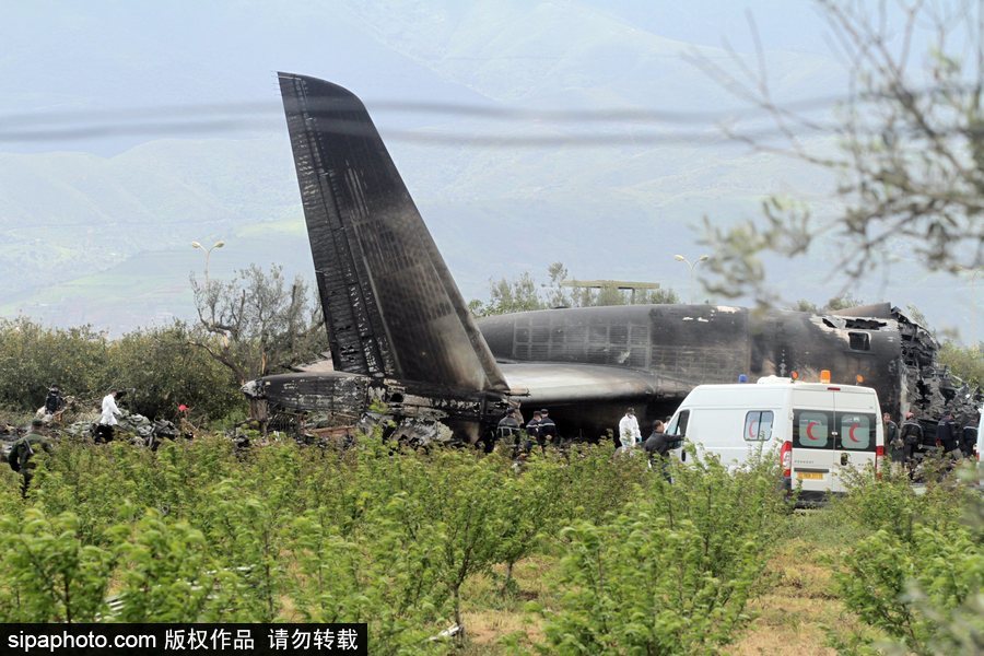 阿爾及利亞軍機墜毀257人遇難 現場畫面曝光