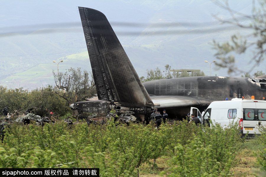 阿爾及利亞軍機墜毀257人遇難 現場畫面曝光