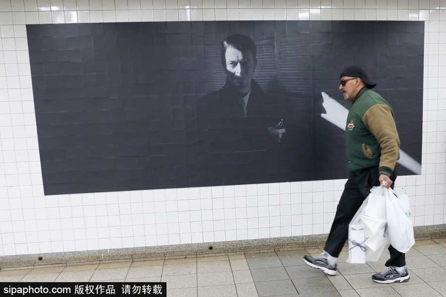 在美國地鐵遇見“大衛·鮑伊” 主題展覽回顧“搖滾變色龍”一生