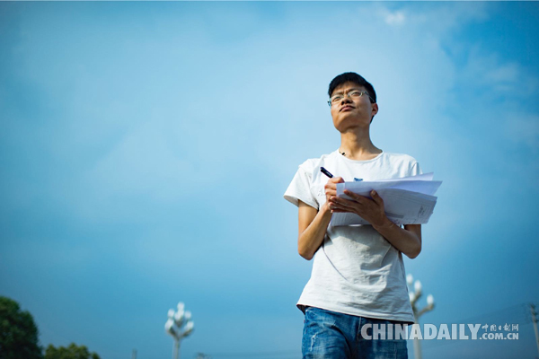 真情暖人心！汶川地震截肢少年闊別十年回湘探親